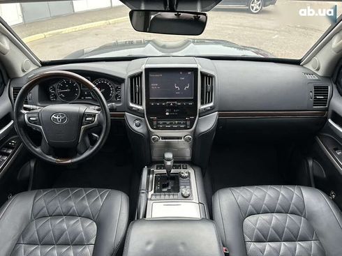 Toyota Land Cruiser 2017 - фото 22
