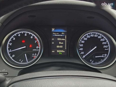 Toyota Camry 2019 - фото 23