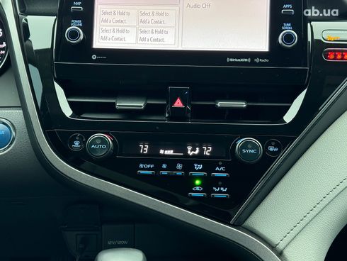 Toyota Camry 2022 серый - фото 31