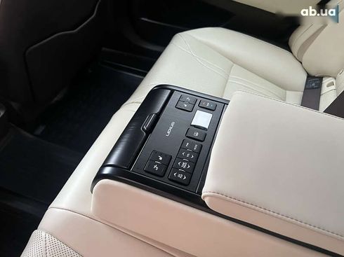 Lexus ES 2019 - фото 25