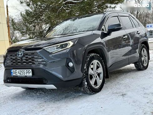 Toyota RAV4 2021 - фото 2