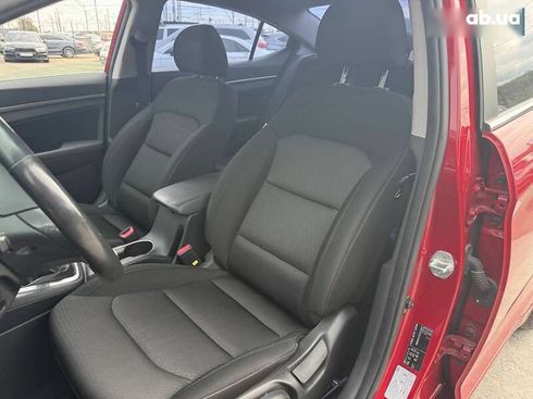 Hyundai Elantra 2017 - фото 16