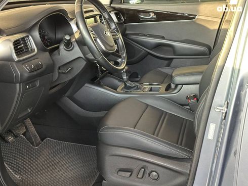 Kia Sorento 2019 серый - фото 8