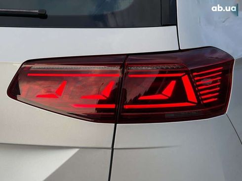 Volkswagen Passat 2021 - фото 24