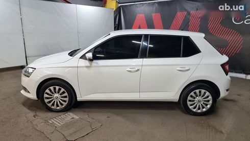 Skoda Fabia 2020 - фото 3