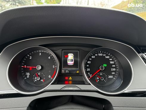 Volkswagen Passat 2018 серый - фото 35