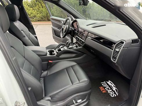 Porsche Cayenne 2020 - фото 25