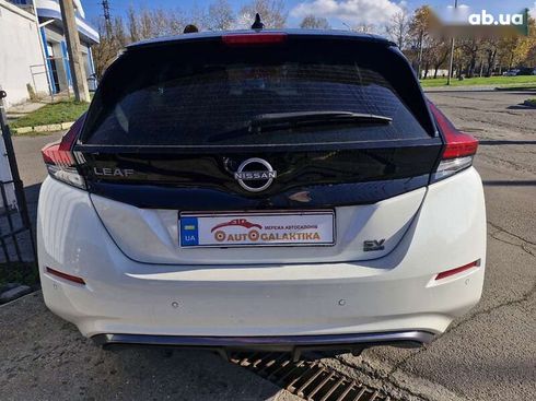 Nissan Leaf 2023 - фото 5