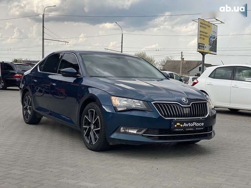 Skoda Superb 2018 - фото 8