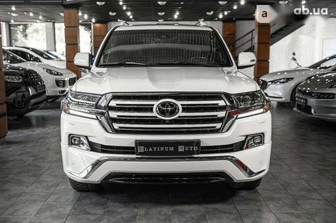 Toyota Land Cruiser 2017 - фото 2