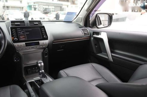 Toyota Land Cruiser Prado 2022 - фото 13