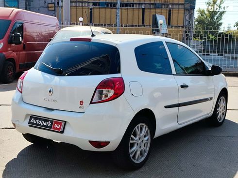 Renault Clio 2011 белый - фото 7