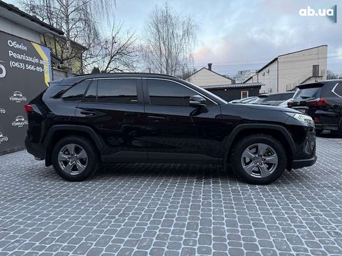 Toyota RAV4 2023 - фото 13