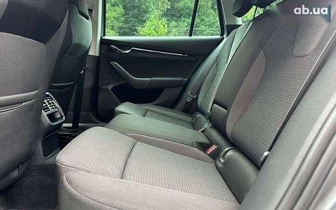 Skoda Octavia 2023 - фото 16