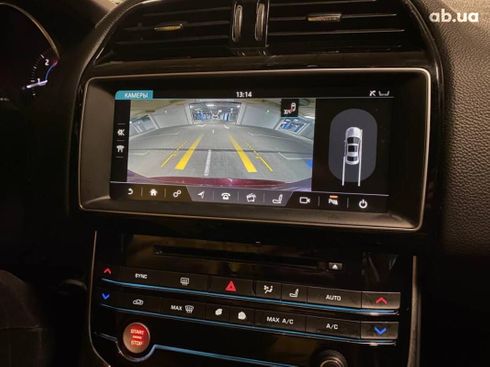 Jaguar XE 2016 - фото 12