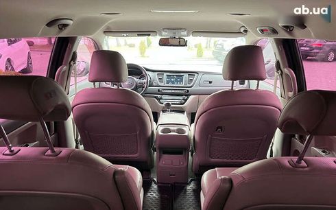Kia Carnival 2015 - фото 10