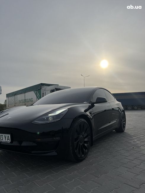 Tesla Model 3 2022 - фото 3