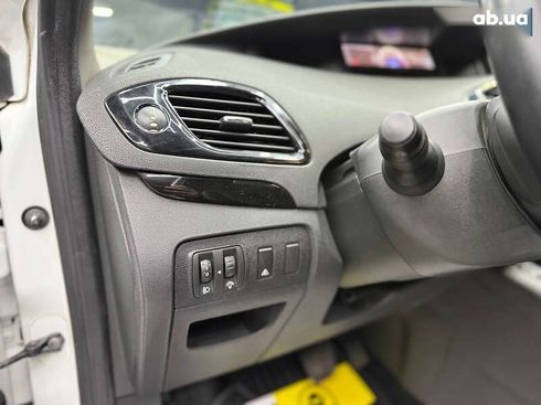 Renault Scenic 2012 - фото 18