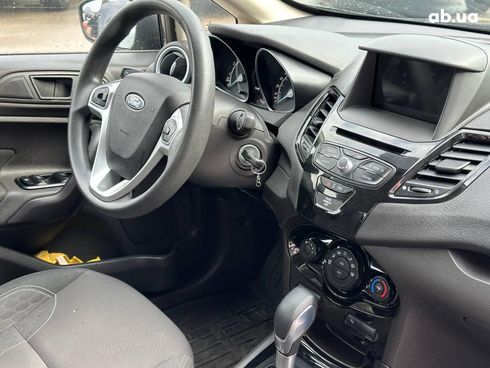 Ford Fiesta 2019 серый - фото 31