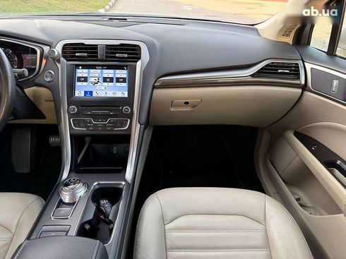 Ford Fusion 2016 - фото 25