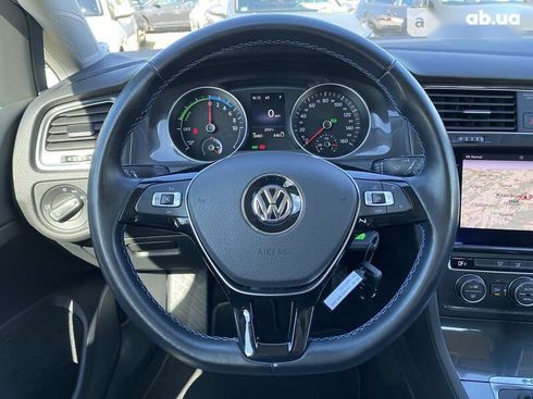 Volkswagen e-Golf 2020 - фото 20