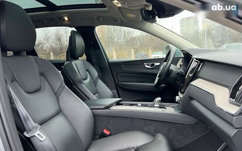 Volvo XC60 2018 - фото 22