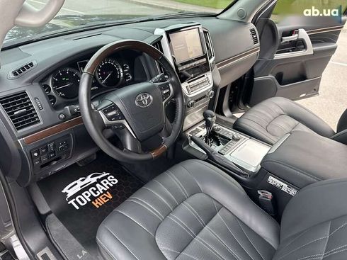 Toyota Land Cruiser 2020 - фото 24