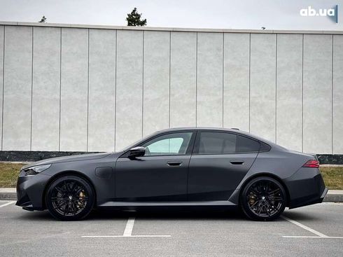 BMW M5 2025 - фото 22