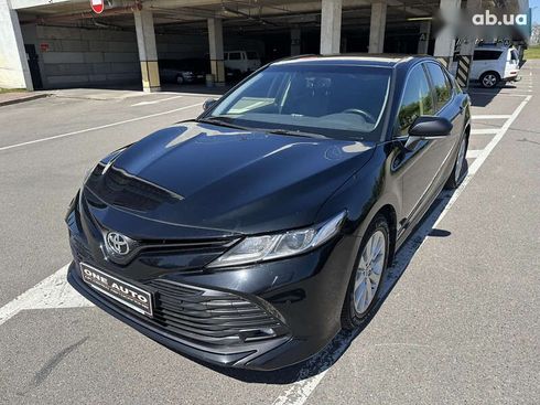 Toyota Camry 2020 - фото 2
