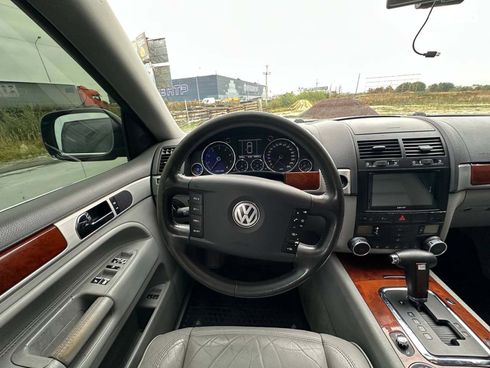 Volkswagen Touareg 2005 черный - фото 27