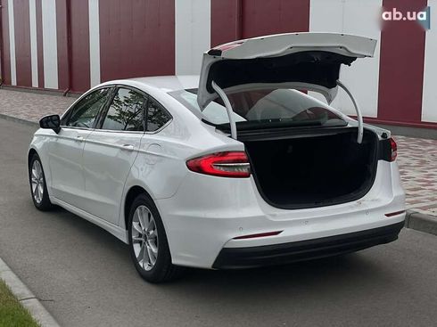 Ford Fusion 2019 - фото 12