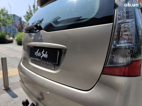 Mitsubishi Grandis 2007 - фото 17
