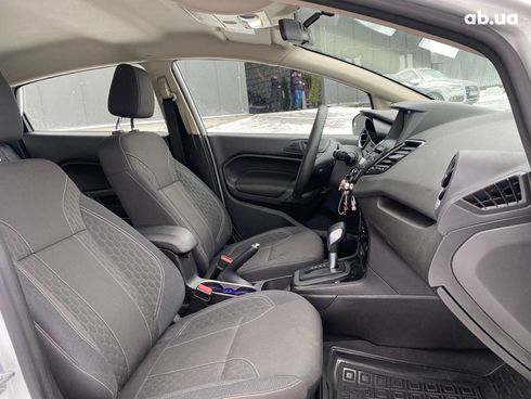 Ford Fiesta 2019 белый - фото 6
