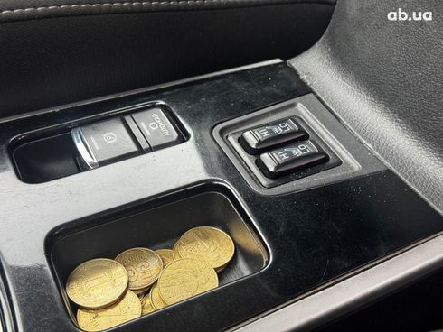 Mitsubishi Outlander 2019 серый - фото 16