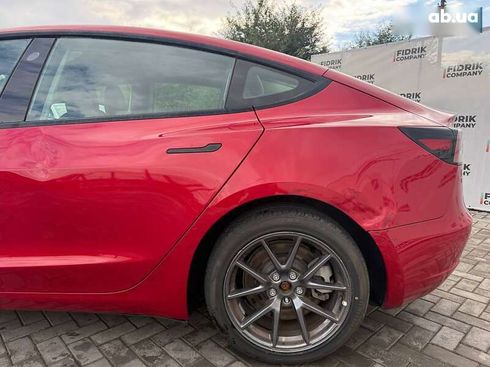 Tesla Model 3 2022 - фото 9