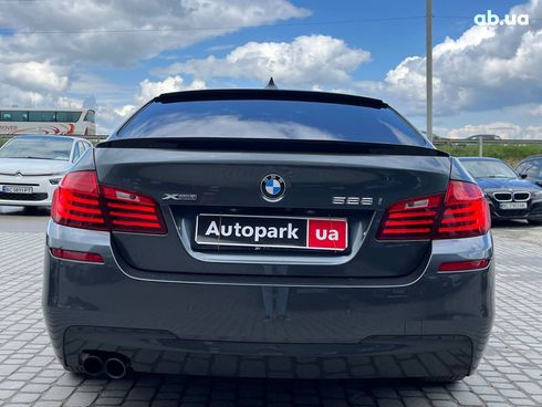 BMW 5 серия 2016 серый - фото 25