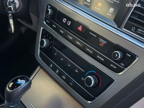 Hyundai Sonata 2015 черный - фото 23