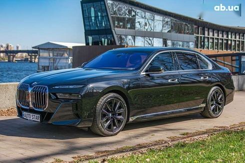 BMW i7 2022 - фото 15