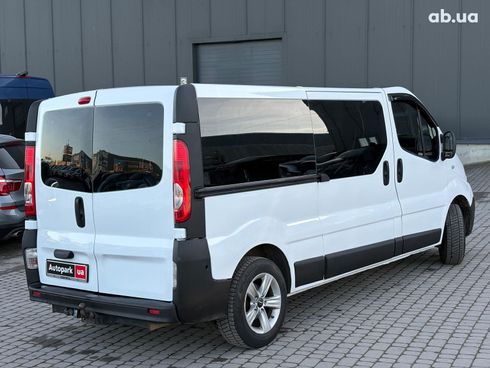 Opel Vivaro 2009 белый - фото 7