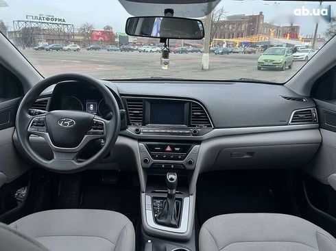 Hyundai Elantra 2018 - фото 13