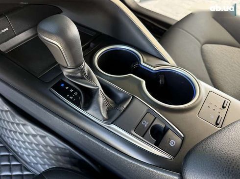 Toyota Camry 2022 - фото 26