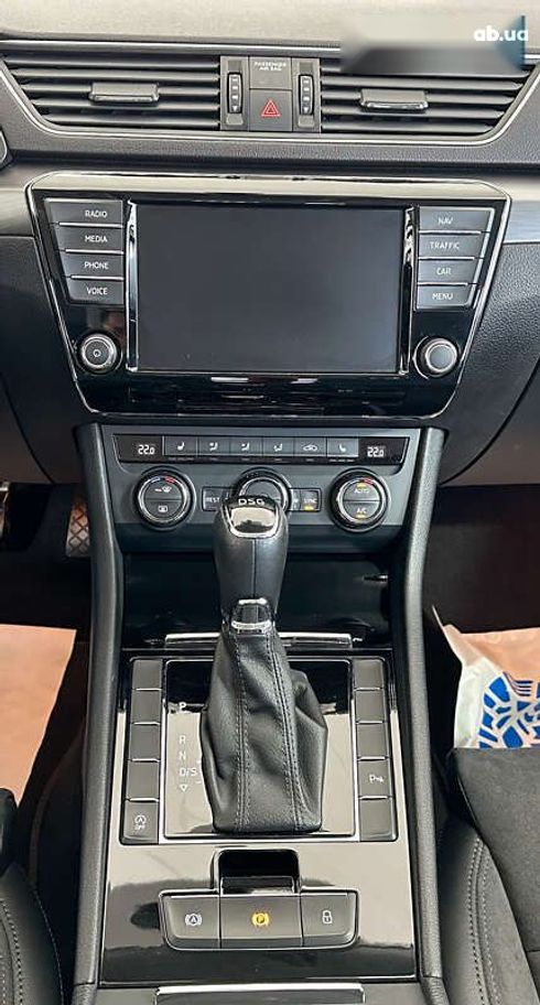 Skoda Superb 2016 - фото 18