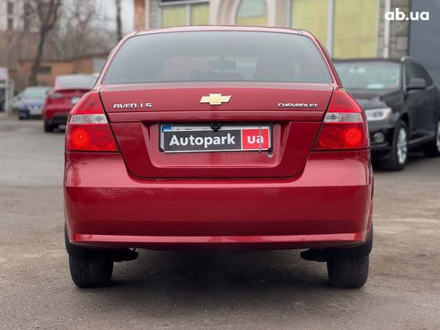 Chevrolet Aveo 2010 красный - фото 11