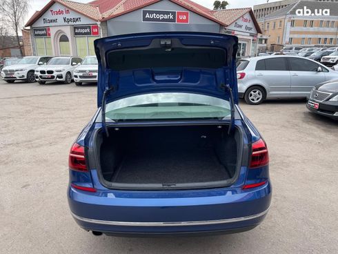 Volkswagen Passat 2017 синий - фото 38