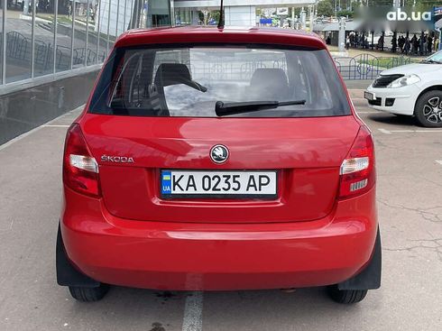 Skoda Fabia 2014 - фото 4