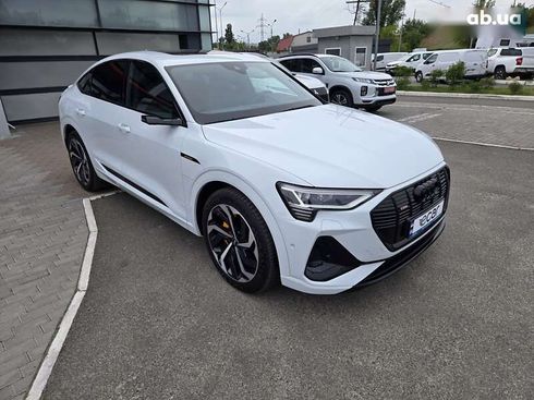 Audi E-Tron 2021 - фото 8