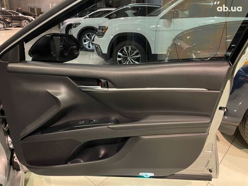 Toyota Camry 2018 серый - фото 29