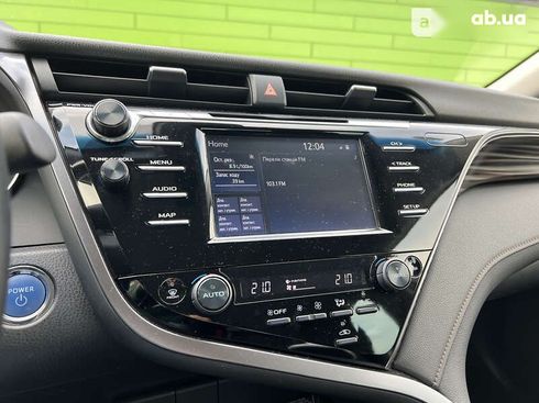 Toyota Camry 2020 - фото 20