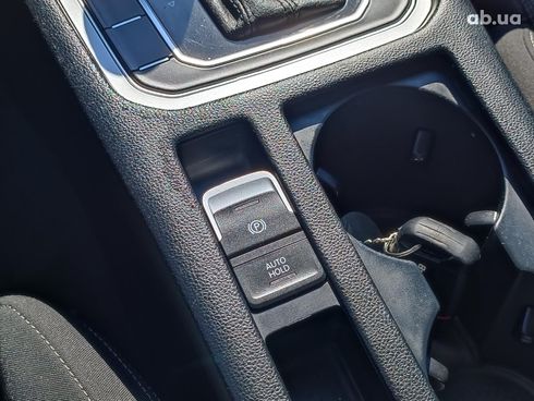 Volkswagen Passat 2015 синий - фото 19