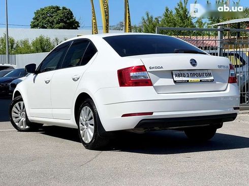 Skoda Octavia 2019 - фото 2